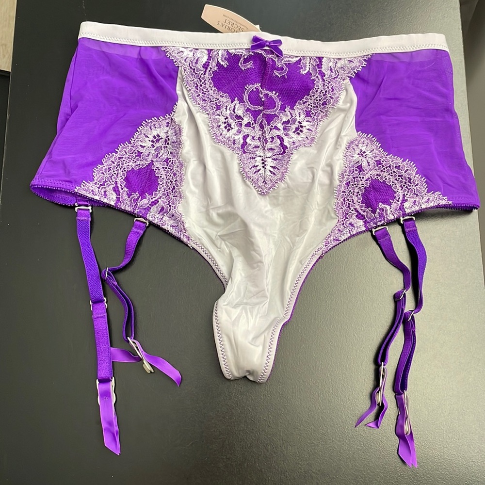 Victoria's Secret NWT Garter Thong  Sz Large